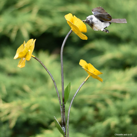 Colibri + 3 fleurs couleur sur tuteur