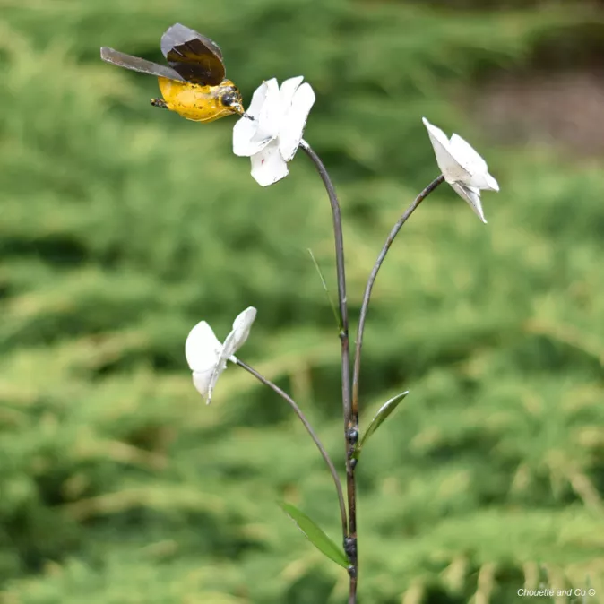 Colibri + 3 fleurs couleur sur tuteur