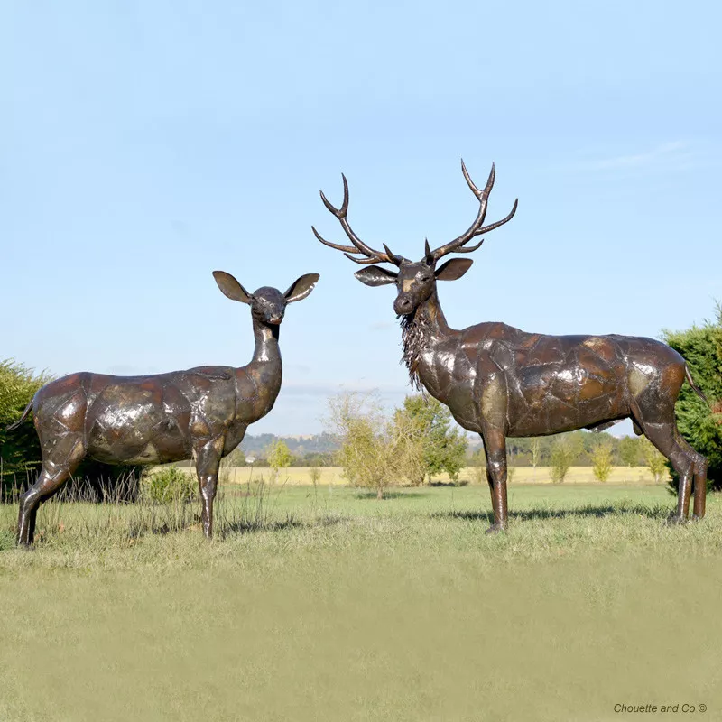 Cerf où biche en métal recyclé