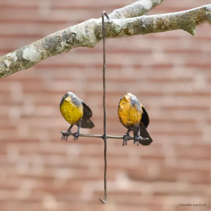 suspension deux rouge gorge sur perchoir métal recyclé décoration jardin