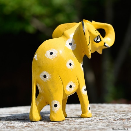 Elephant en bois peint à la main