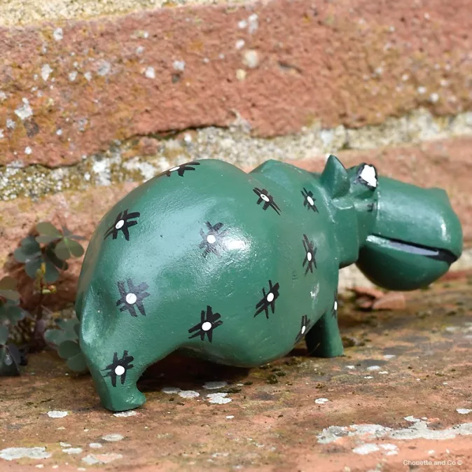 Hippopotame en bois peint à la main