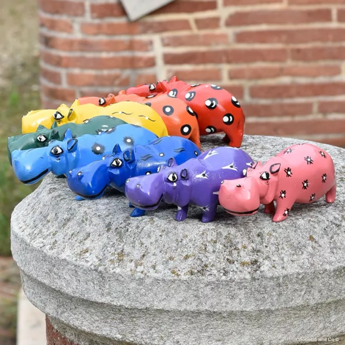 Hippopotame en bois peint à la main