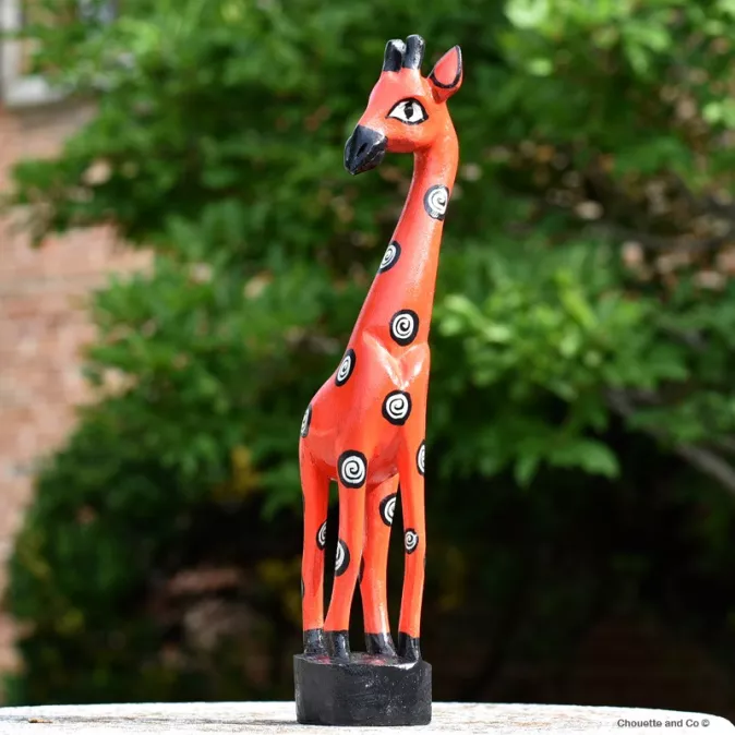 Girafe en bois peint à la main