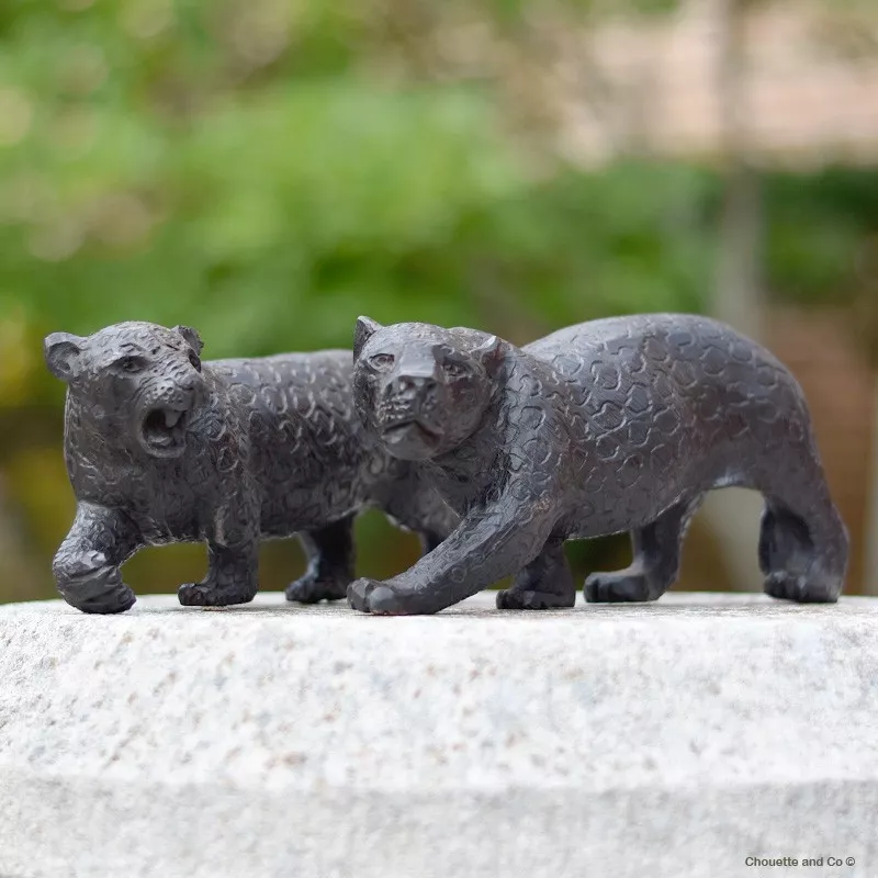 Léopard en bois d'ébène