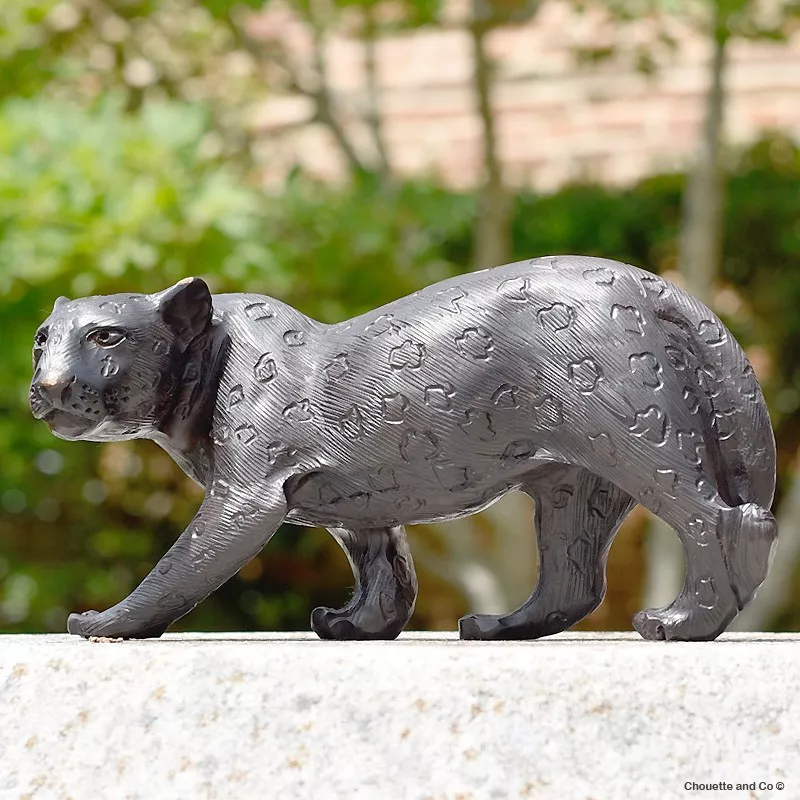 Jaguar en bois d'ébène