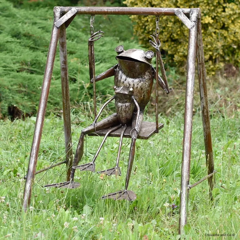 Grenouilles sur balançoire