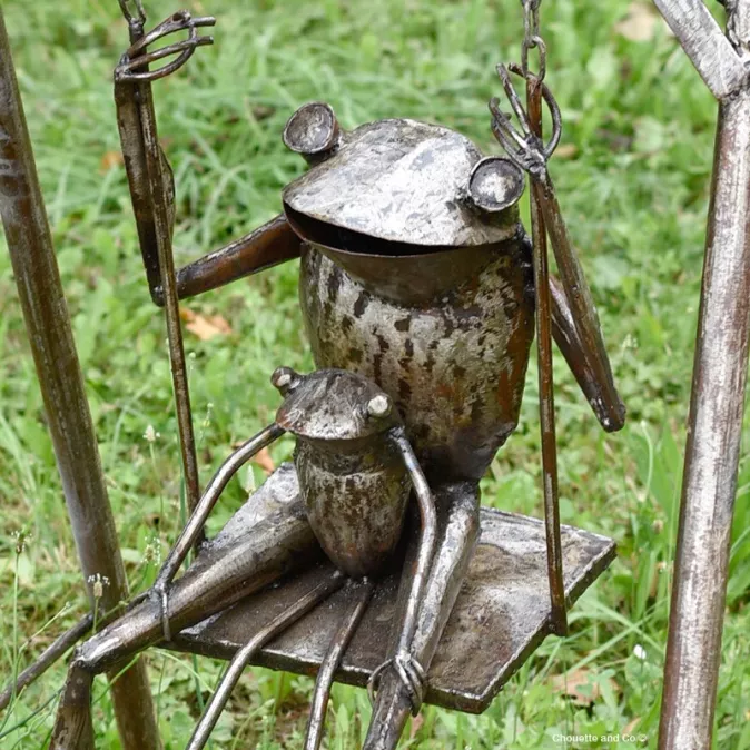 Grenouilles sur balançoire