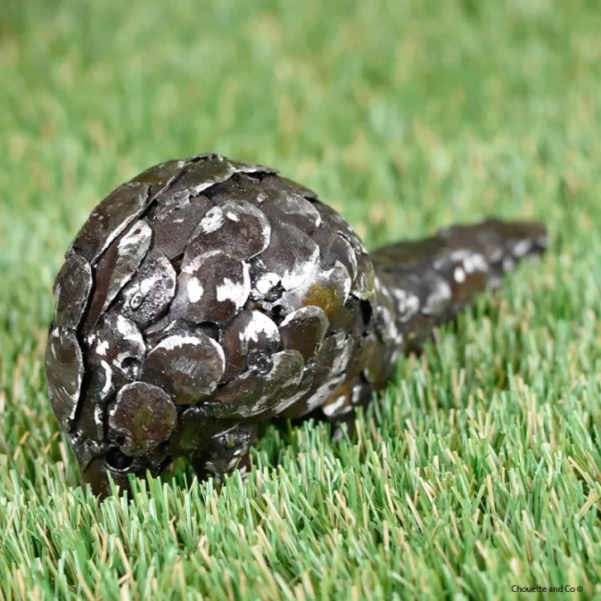 Pangolin en métal recyclé