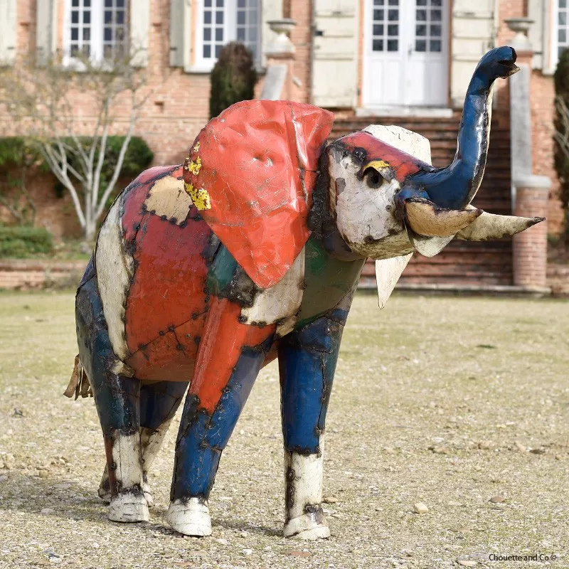 Éléphant couleur fût 140