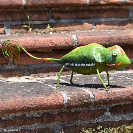 Caméléon peint en métal