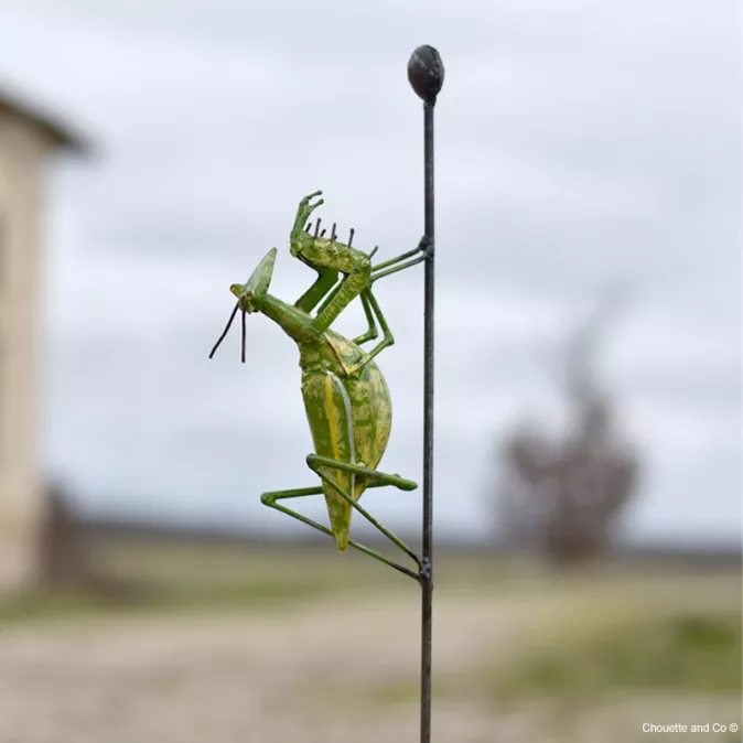 mante religieuse peinte main métal recyclé décoration jardin