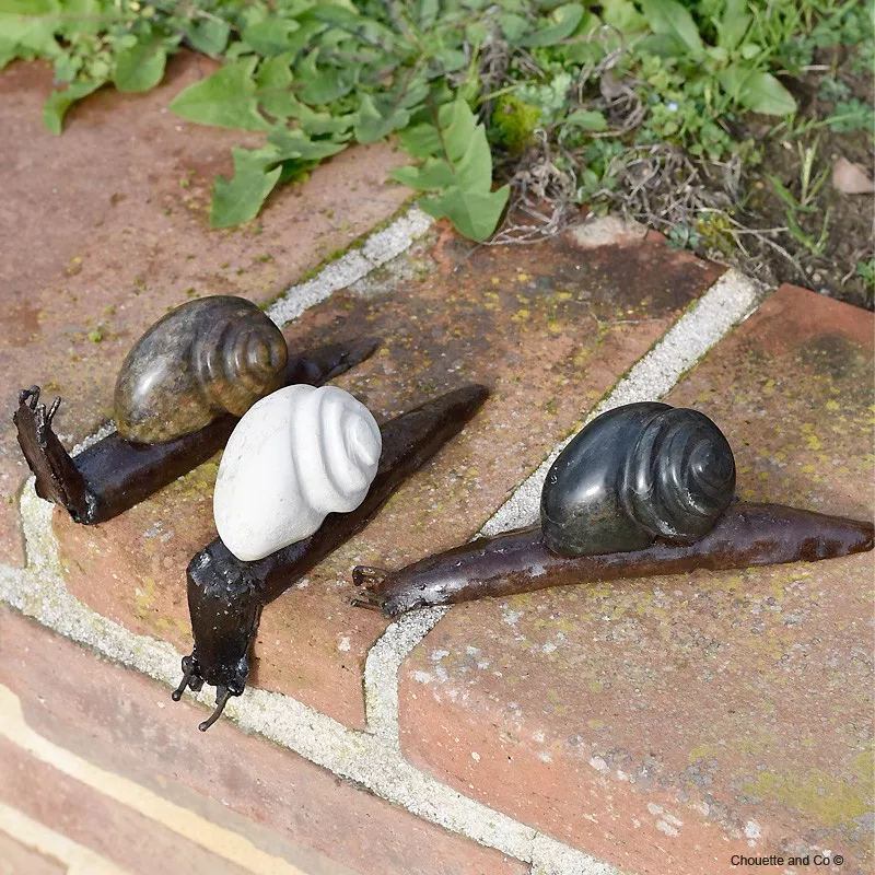 Escargot pierre polie et métal