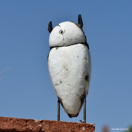 Hibou blanc grand modèle, sculpture à poser en métal recyclé