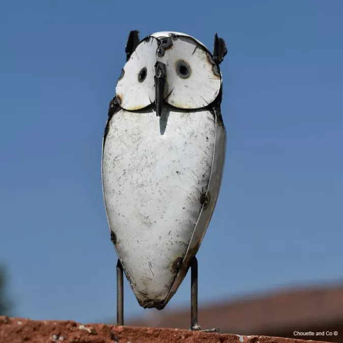 Hibou blanc grand modèle, sculpture à poser en métal recyclé