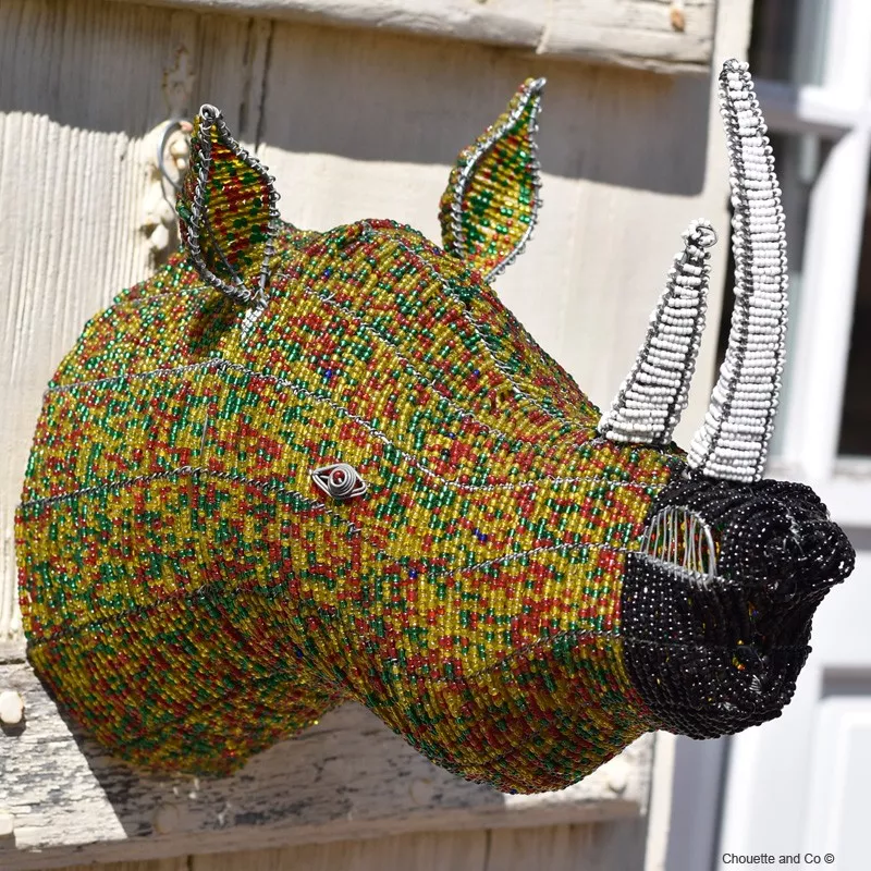 Trophée tête de rhinocéros en perles