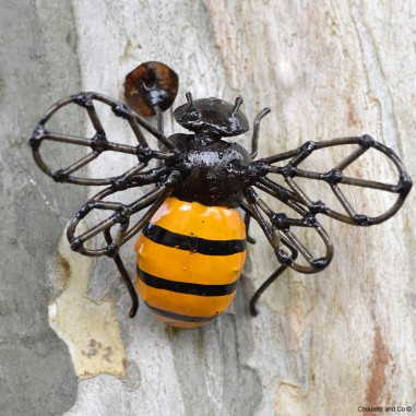Abeille peinte