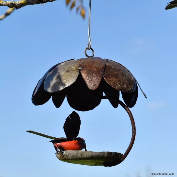 Mangeoire maison fleur 1 oiseau peint main