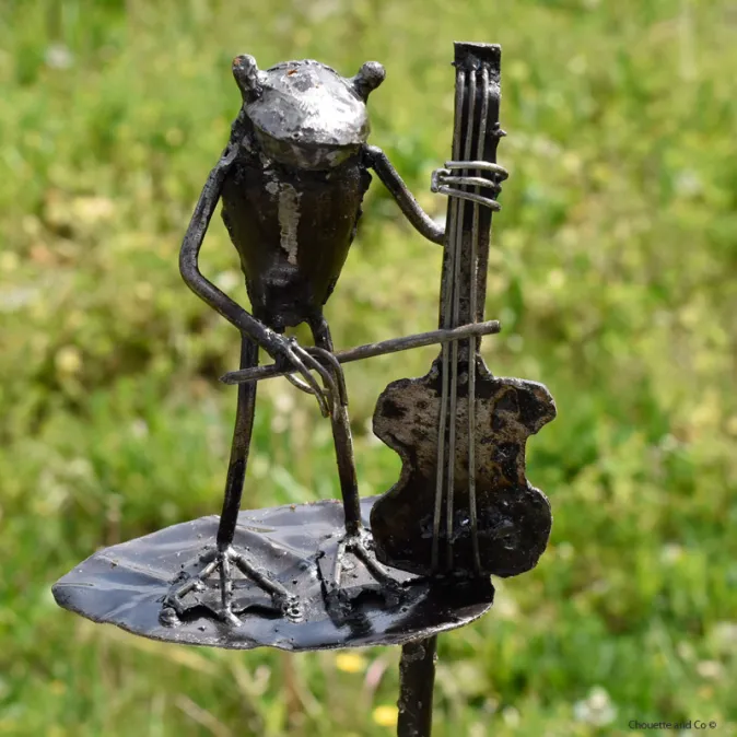 Grenouille sur tuteur petit modèle