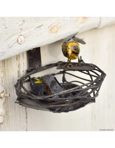 Nid 1 oiseau couleur en métal recyclé