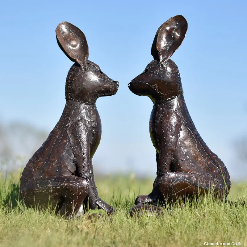 Lapin nat assis