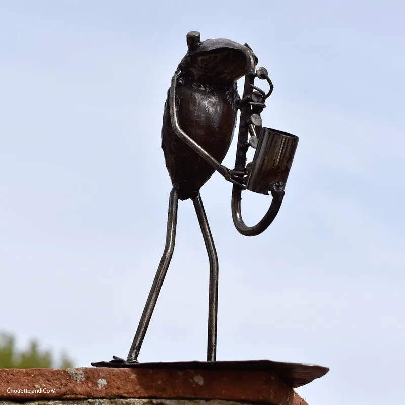 Grenouille saxo en métal recyclé